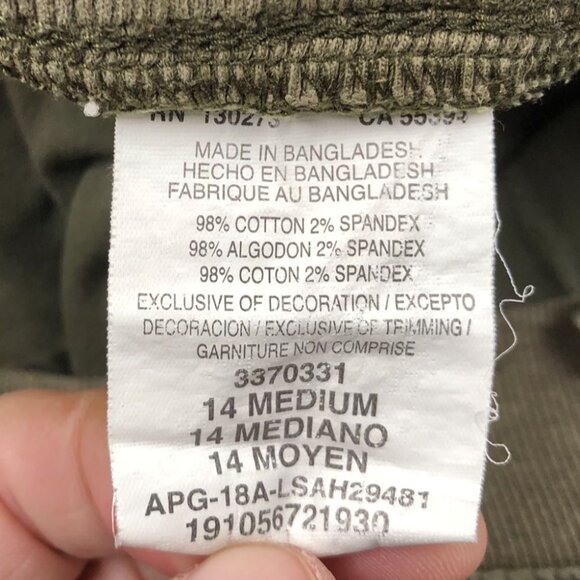 Lee Women Cargo Shorts Size 14 Medium Utility Relaxed Fit Outdoors Cropped Green - Picture 9 of 16